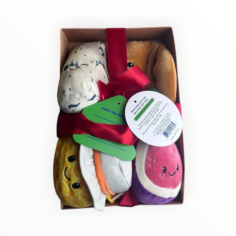 Gigglescape Charcuterie Box Set Plush Cracker - Fig - Blue Cheese - Honey